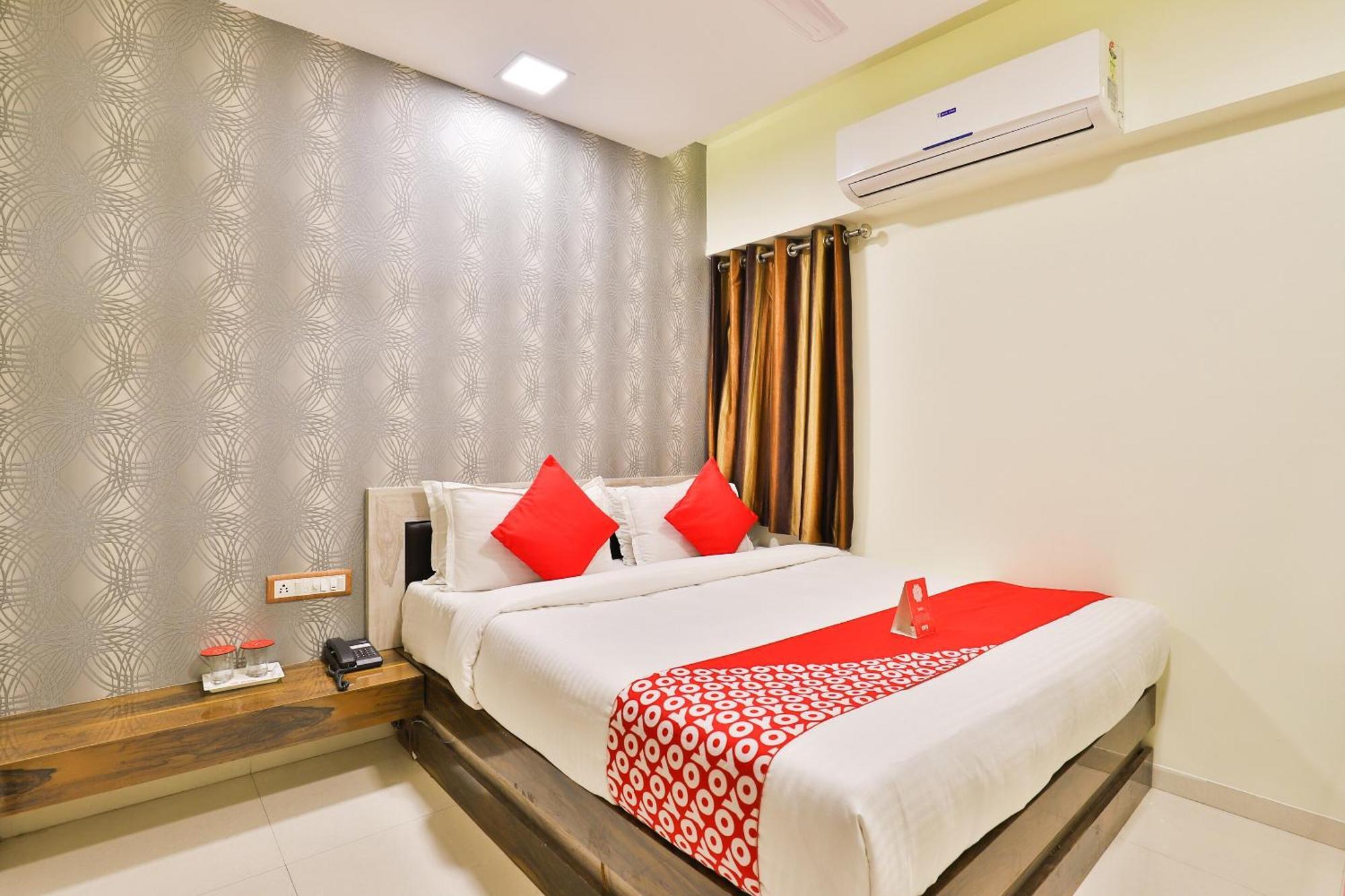 Hotel O Red Apple أحمد أباد المظهر الخارجي الصورة
