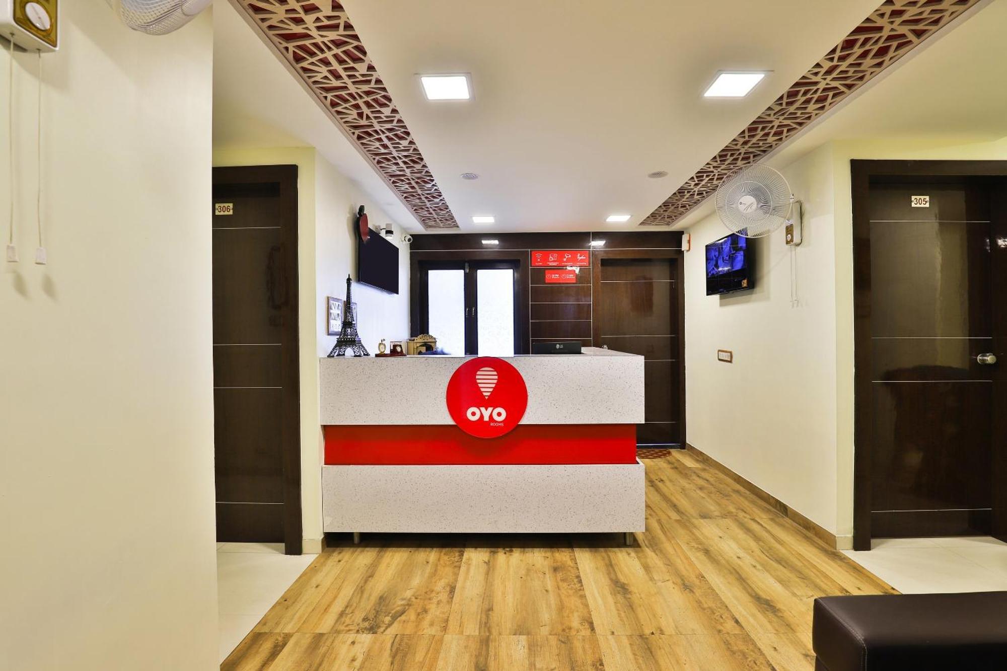 Hotel O Red Apple أحمد أباد المظهر الخارجي الصورة